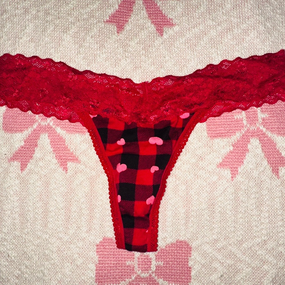 Pink hearts thong